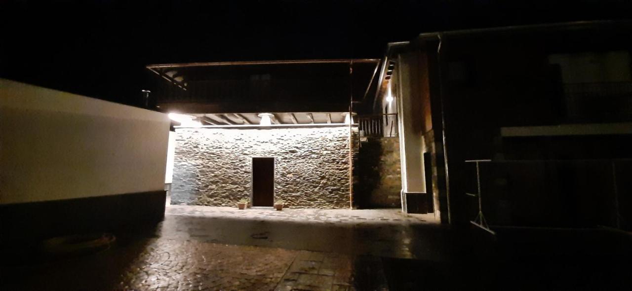 El Rato Apartamentos Rurales Навия Экстерьер фото